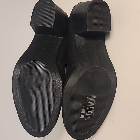 Brand New H&M Black ankle boots w chunky heel (new) US 8.5 EURO 40.  Great Fit - Picture 5 of 8